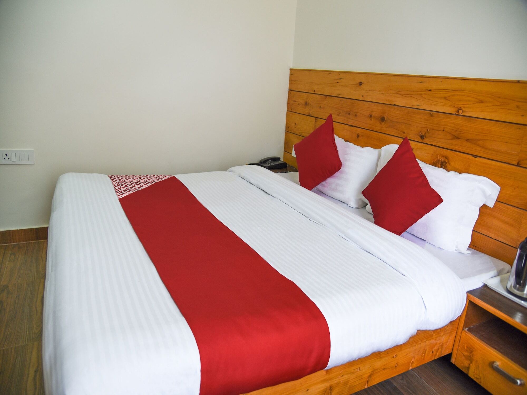 Oyo 13741 Rockwood Bnb Manali  Exterior photo